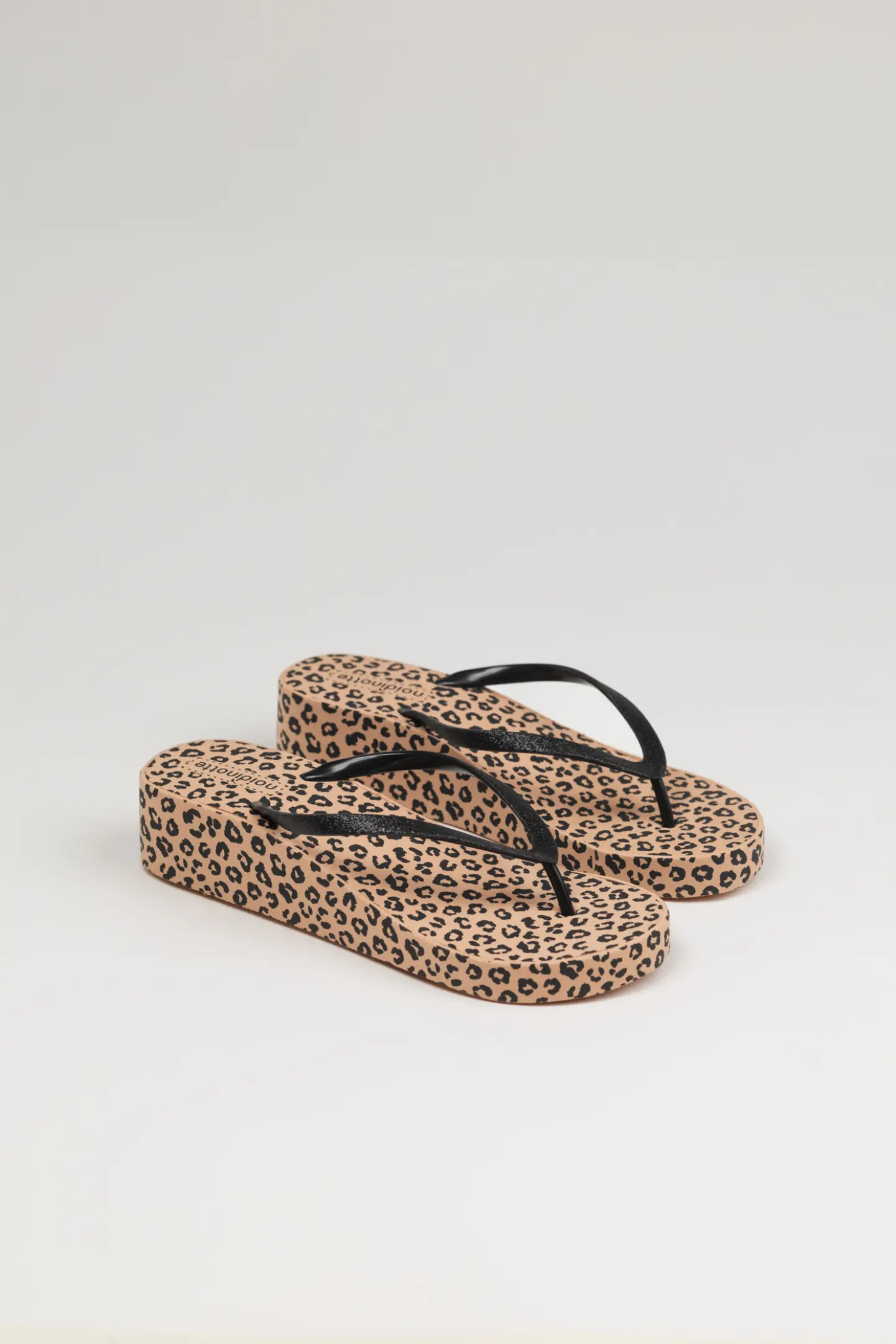 Infradito donna estiva in gomma animalier.