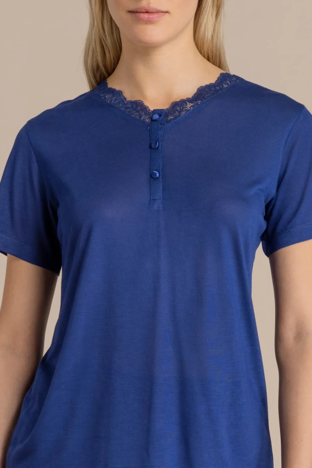 noidìnotte Pigiama donna in modal top con collo tre bottoni e pantalone lungo articolo timeless