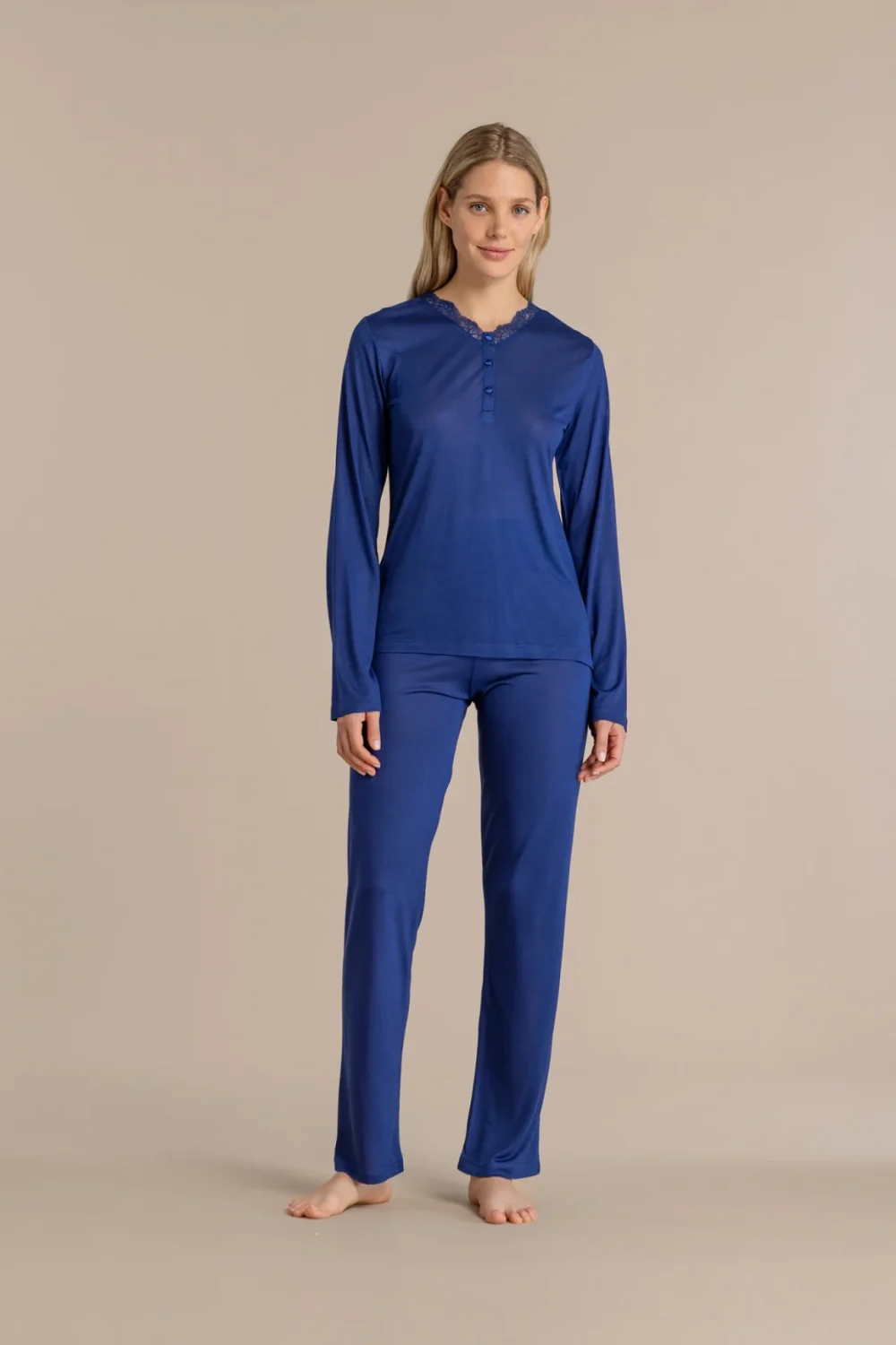 noidìnotte Pigiama donna in modal top con scollo a V e pantalone lungo articolo timeless