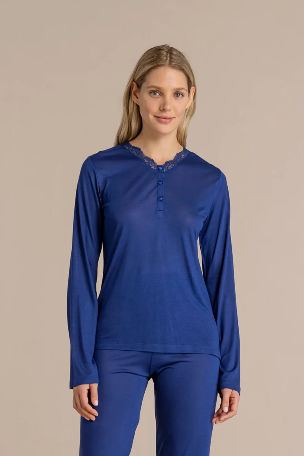 noidìnotte Pigiama donna in modal top con scollo a V e pantalone lungo articolo timeless
