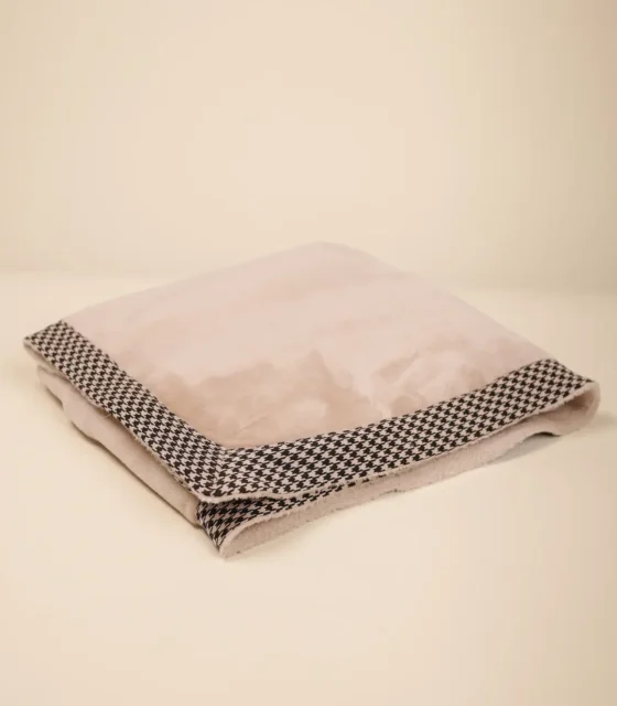 Plaid con bordo in raso misura 150x190cm articolo romantic.