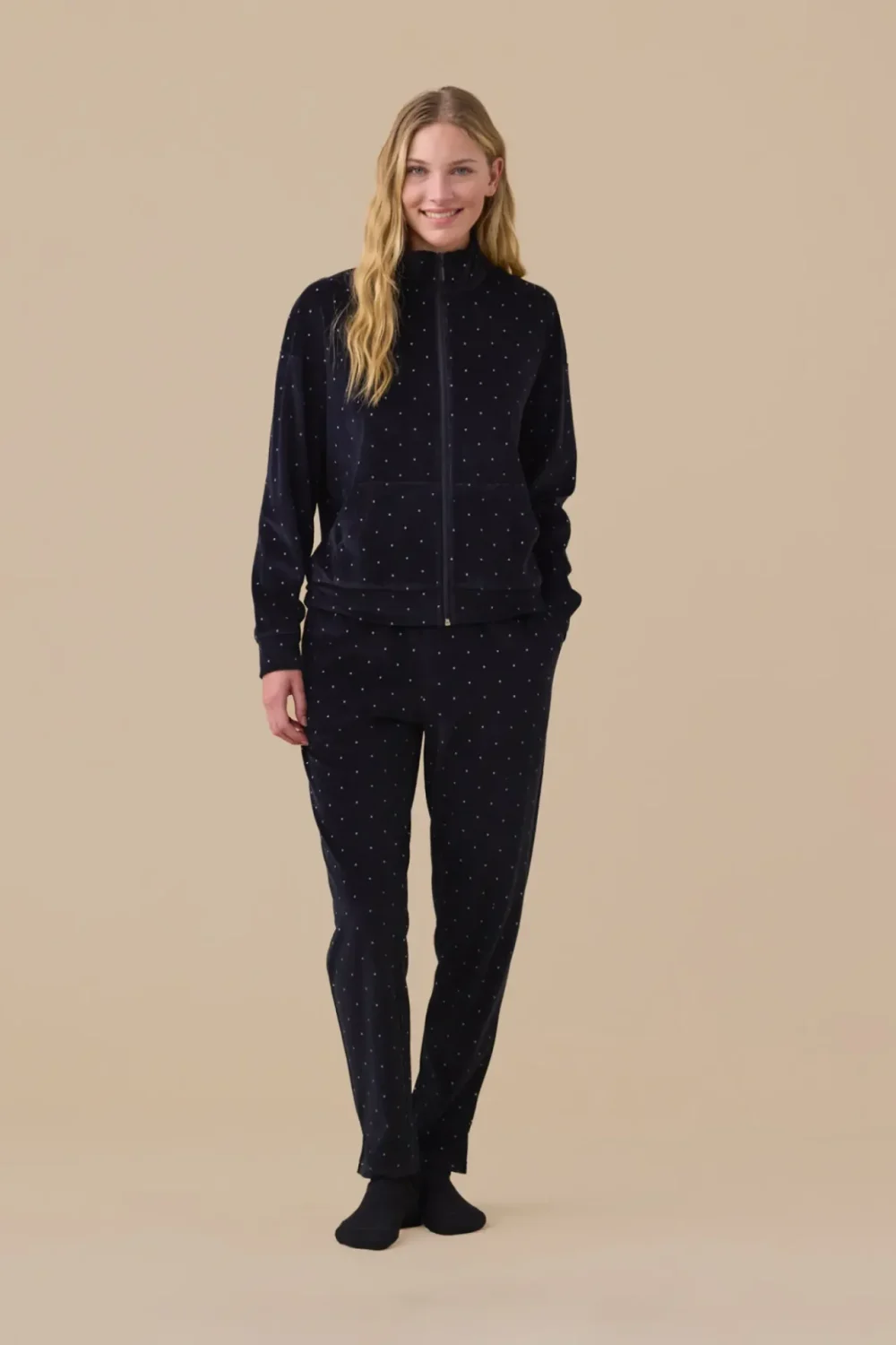 Completo donna ciniglia articolo pois