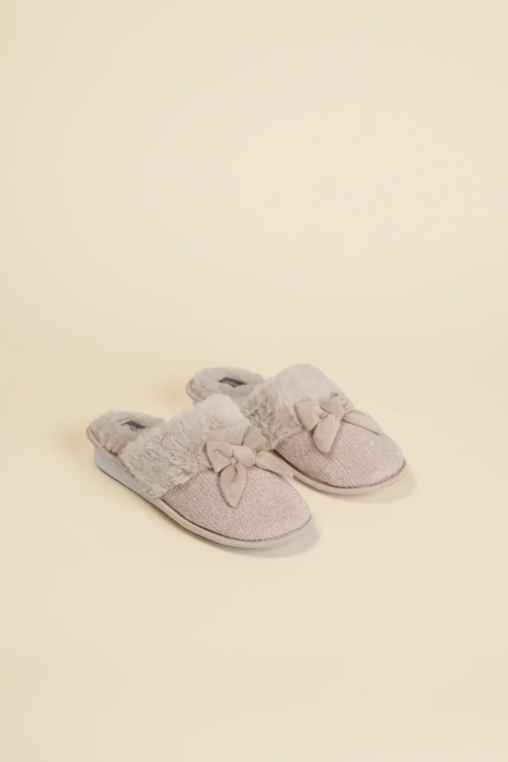 Pantofola donna in ciniglia ed eco-pelliccia articolo fiocco