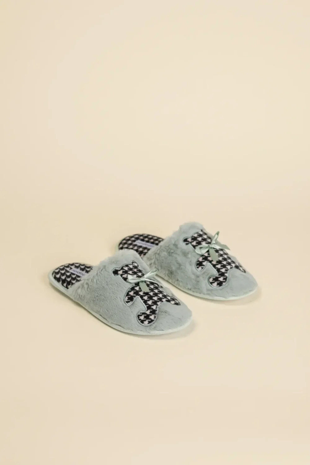 Pantofola donna in eco-pelliccia articolo orso